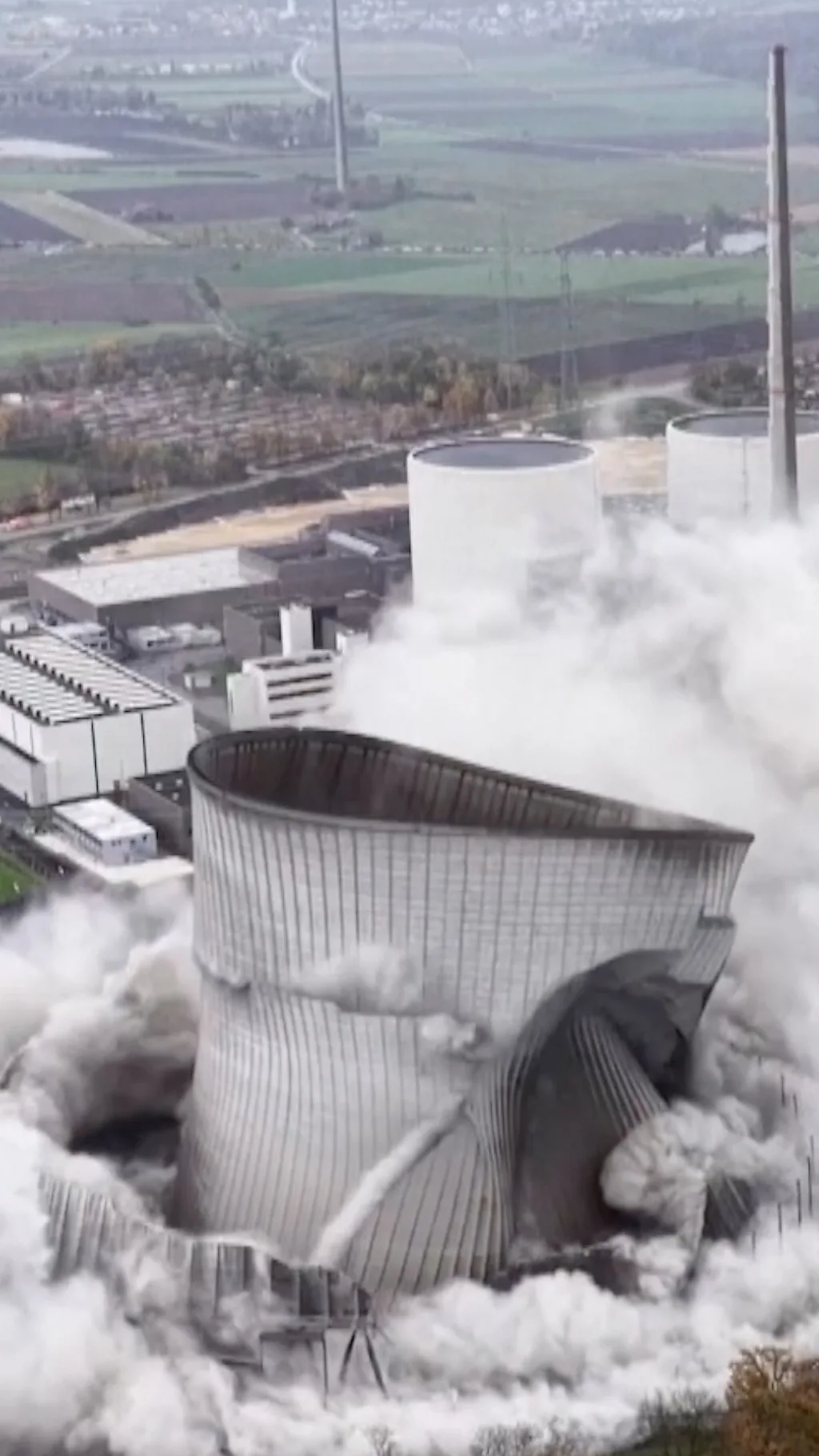 जर्मनीमा प्रयोगमा नरहेको पारमाणविक केन्द्र भत्काइयो