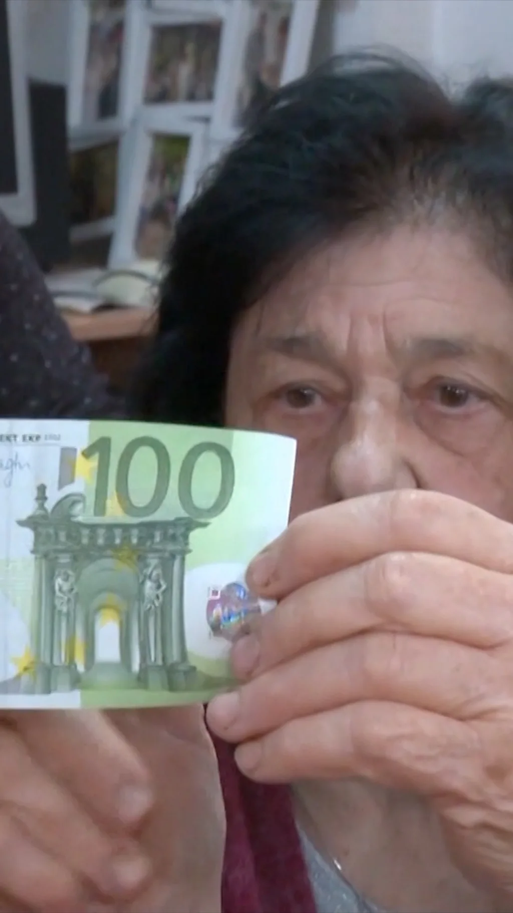 Zbogom levi, zdravo evri: Susret bugarskih penzionera s novom valutom