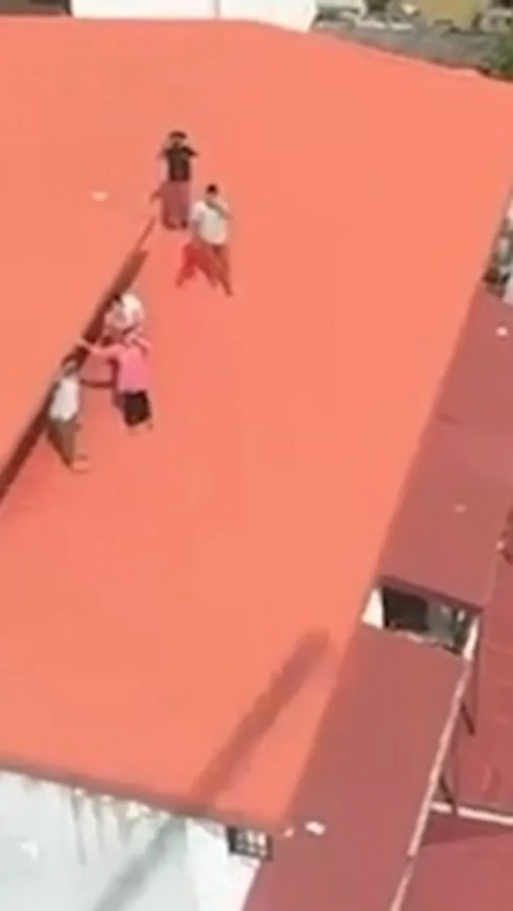 سری لنکا میں سیلاب: پاکستانی بحریہ نے امدادی کارروائی میں حصہ لیا