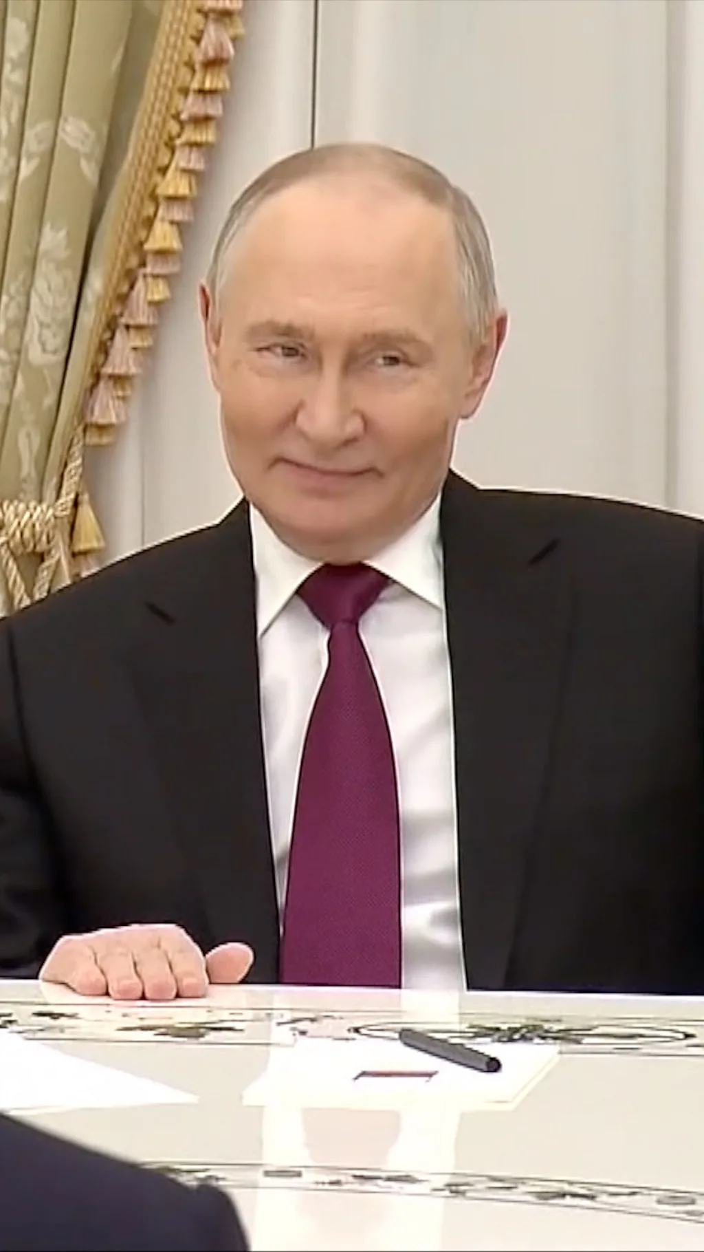 Murosasiz Putin kimga suyanadi?