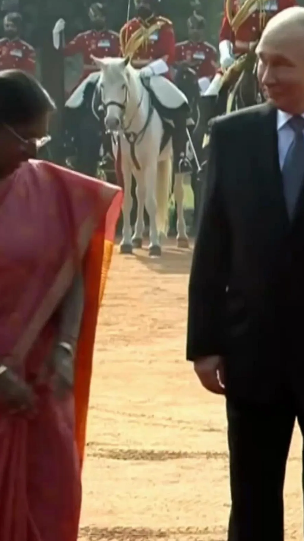 குடியரசு தலைவர் மாளிகையில் ரஷ்ய அதிபர் புதினுக்கு வழங்கப்பட்ட அரசு மரியாதை