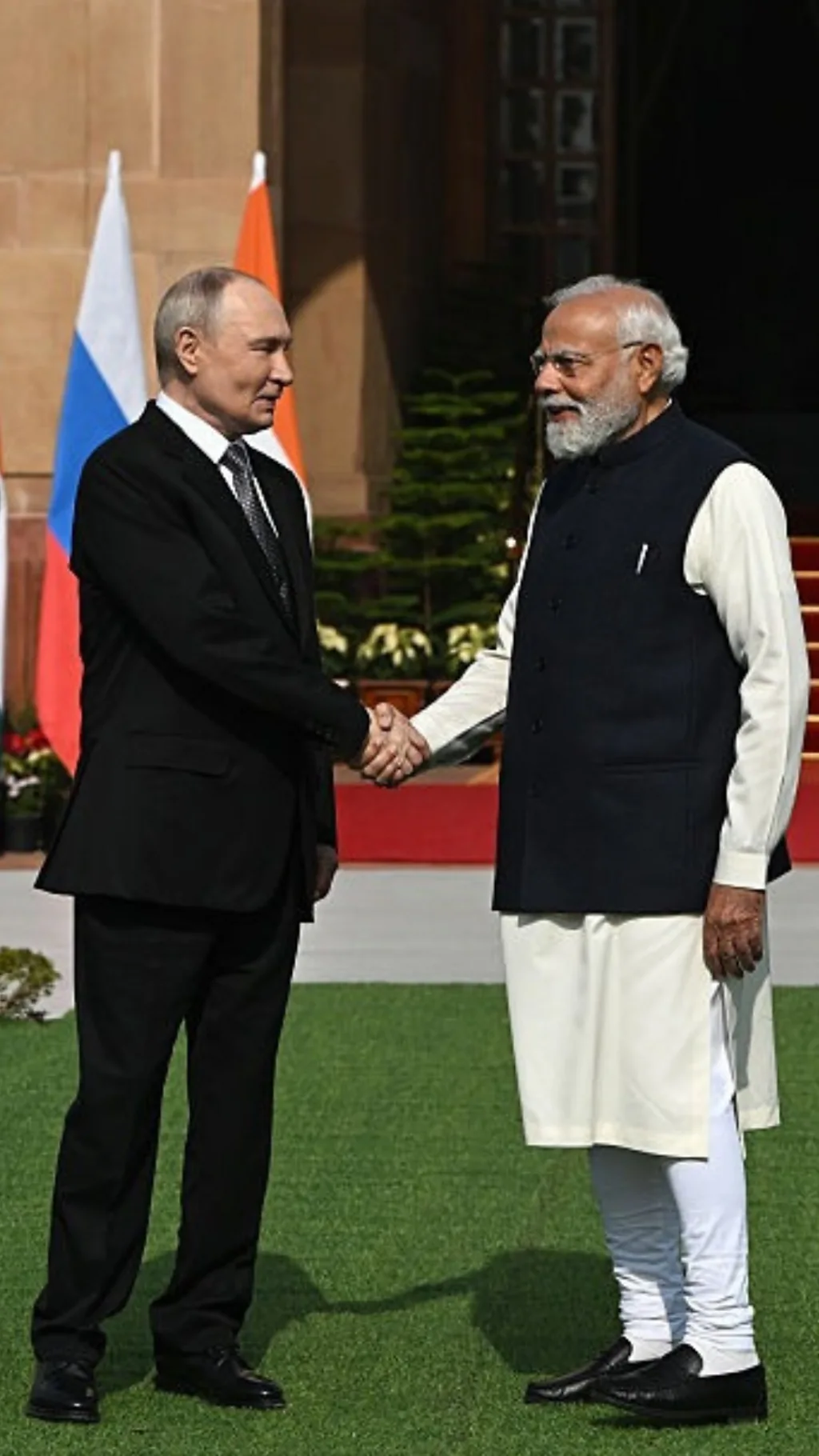 Hindiston: Putin suratiga tortiqlar qilindi, uzoq umr tilandi...