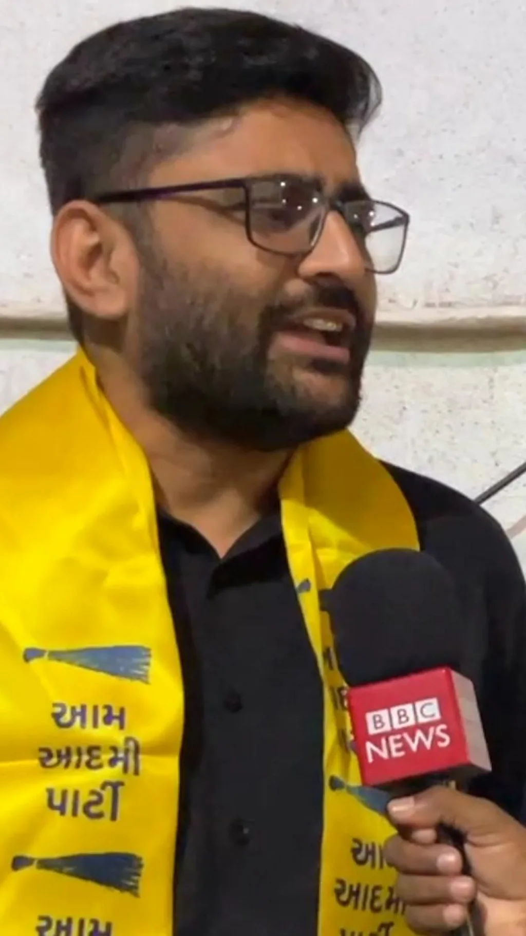 ગોપાલ ઇટાલિયા પર જૂતું ફેંકાયું, શું થયું હતું?