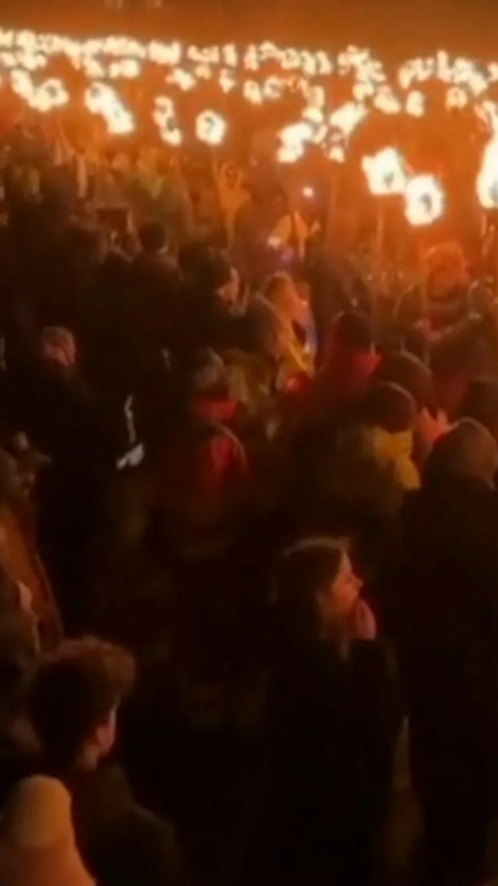 ஸ்காட்லாந்தை ஒளிரச் செய்த ‘Viking’ நெருப்புத் திருவிழா