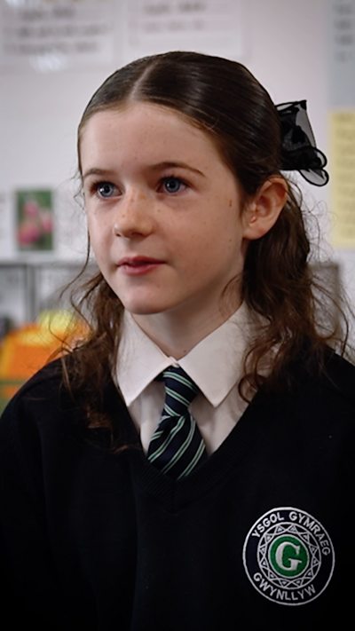 Disgyblion Ysgol Gymraeg Gwynllyw yn trafod ymddygiad gwrthgymdeithasol yr ardal