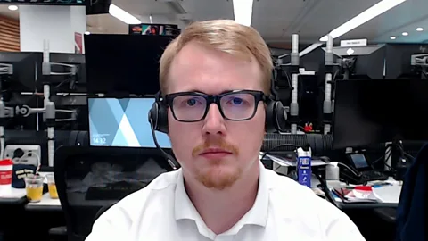 OECD cuts global growth forecasts