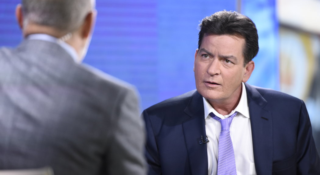 去年11月，查理·辛在《今日秀》節目上證實自己染上HIV。