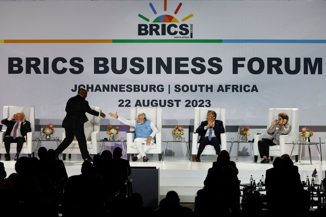 巴西、南非、印度和中國的代表週二在約翰尼斯堡。習近平此行是否成功的一個主要衡量是金磚集團是否增加成員國。