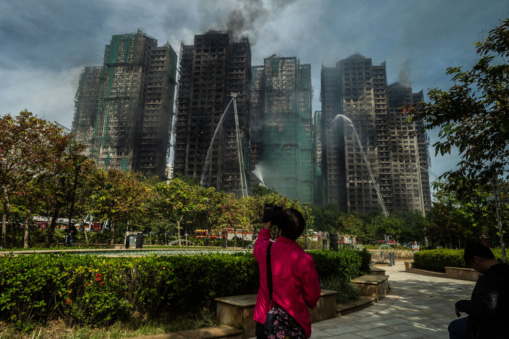 上個月,香港宏福苑冒出濃煙。北京駐港國家安全機構指責一些外國媒體罔顧事實,散播虛假信息。
