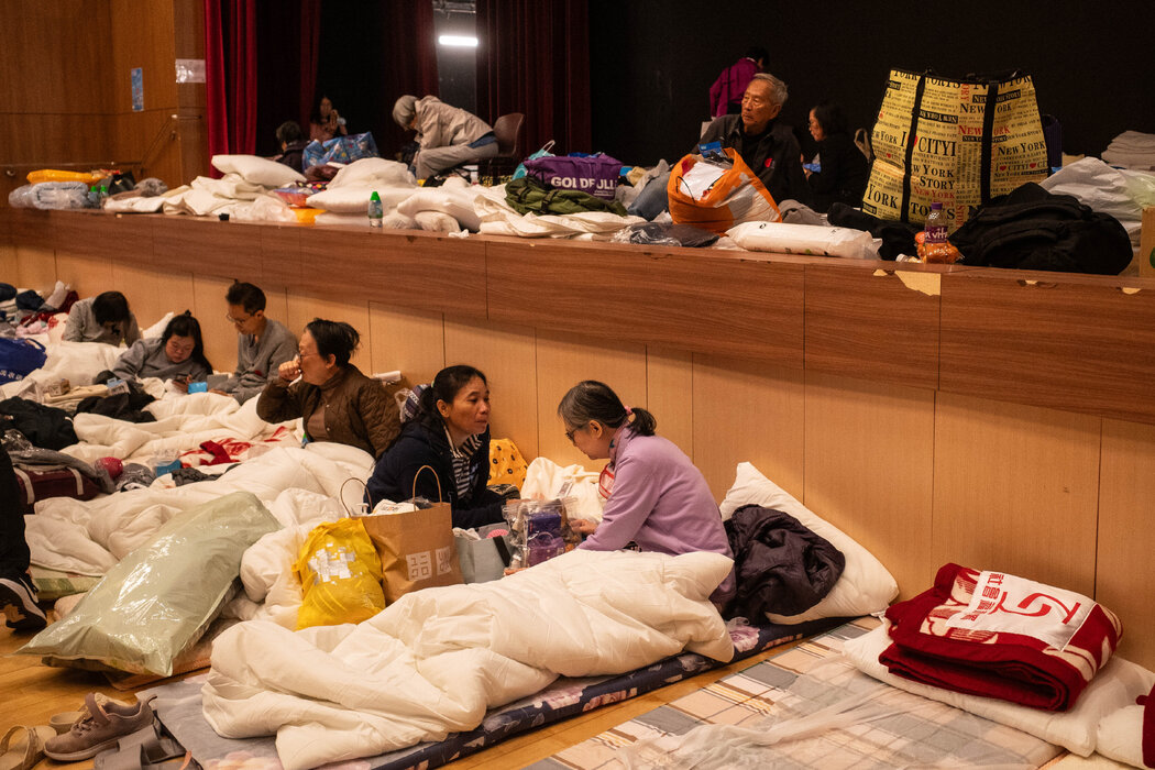 宏福苑附近臨時安置點的居民。