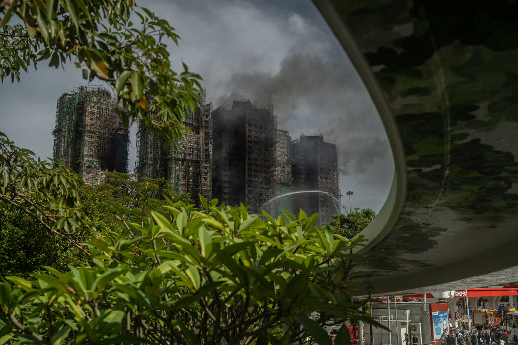 上週住宅樓致命火災後,香港當局警告居民不得利用此事「製造混亂」。