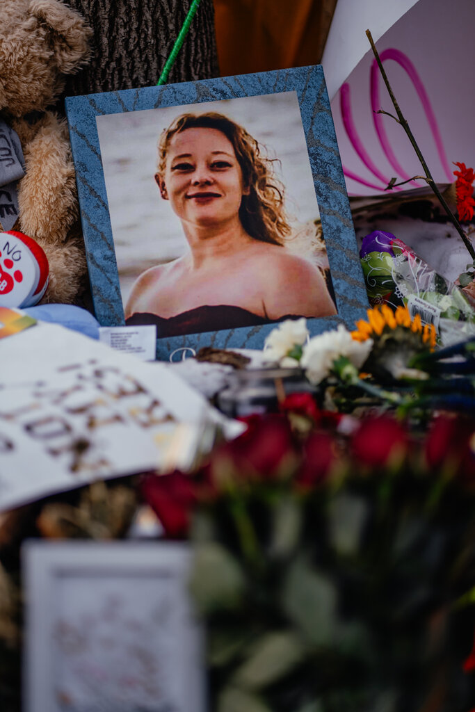 明尼阿波利斯市為蕾妮·古德舉行的追悼會。